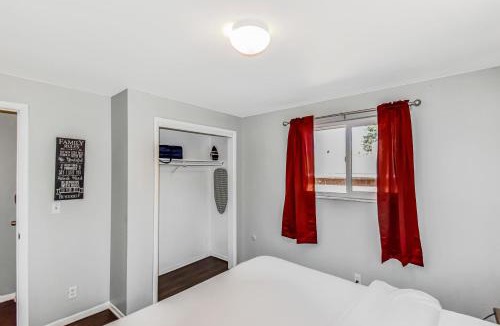 Littleton House | Huge family home in Centennial with five bedrooms large yard and plenty of parking