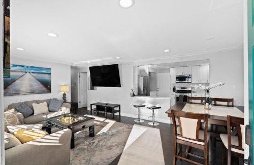 Scenic Heights House | Golfers Dream! Sweet NW location.