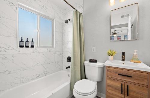 Golden Apartment | 10 min to Red Rocks & KING BED & 7min to I70 & DT Golden & STR-25-0009