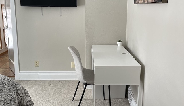 SPACIOUS ONE BEDROOM IN HAMLINE-MIDWAY AREA