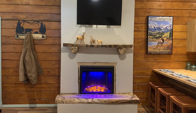 Mountain Retreat - 1 bedroom Lodge located by Forbes Park & Fort Garland