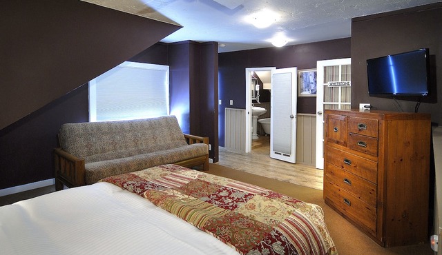 Purple Mountain Bed & Breakfast