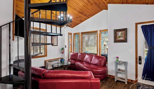 The Woods Cabins in Eureka Springs