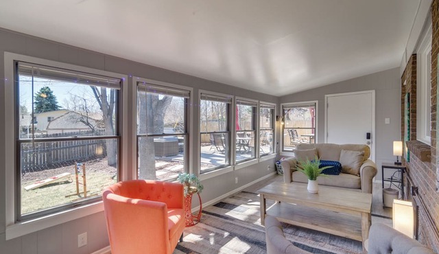 Bbq, Hot Tub, Patio, Sunroom + Games!