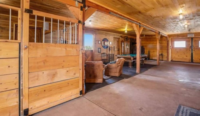 Phantom Canyon Resort