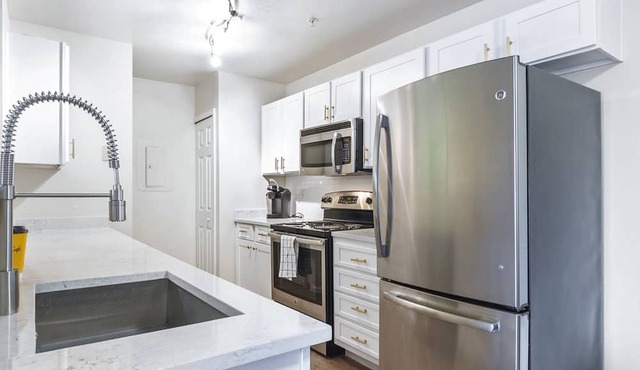 Modern Apartment in Prime Location (ID9129X87)