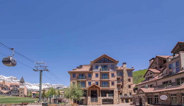 Blue Mesa Lodge 32A by Avantstay Located In The Heart Of Mountain Village w/Prime Skiing Access