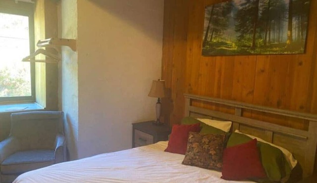 North Facing Room #11