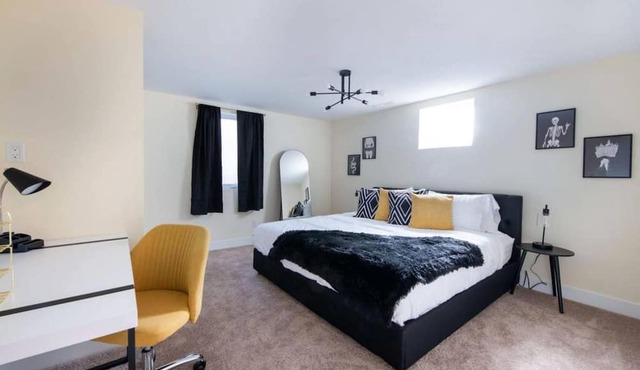 Retro Denver Retreat W Fun Games Movie Room