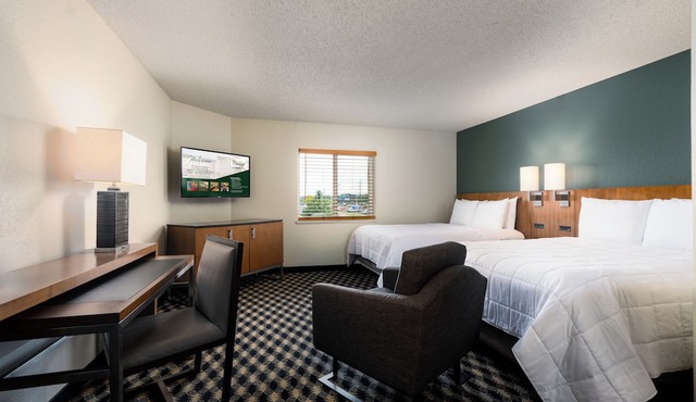 MCM Elegante Suites