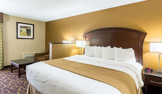 Quality Inn & Suites Arden Hills - Saint Paul North in Arden Hills