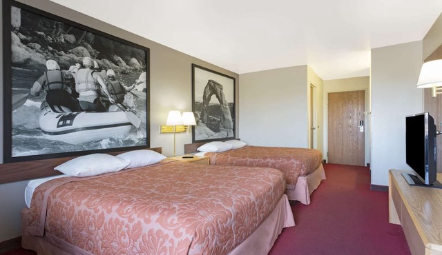 Super 8 by Wyndham Green River