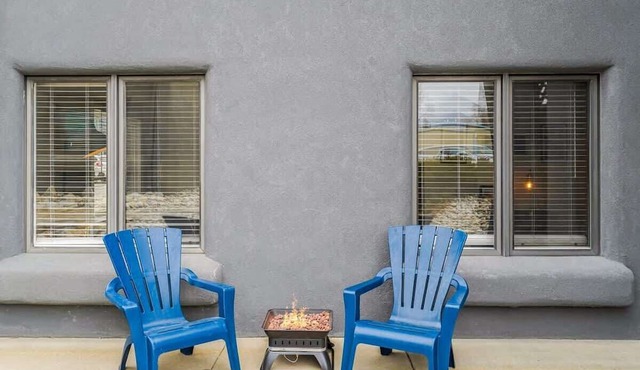 Coyote Condo! Pet Friendly with Sweeping Views!