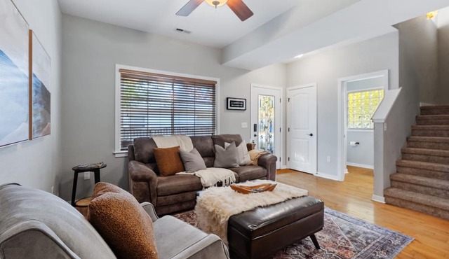 Red Barn Roost Cozy Stay Near Downtown