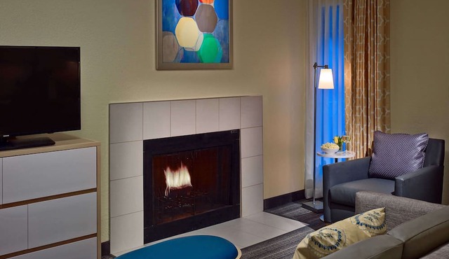 Comfort and Convenience! 4 Pleasant Units, Pet-friendly in Westlake