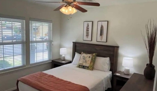 Charming Craftsman Cottage. Downtown Gem! in Tahlequah