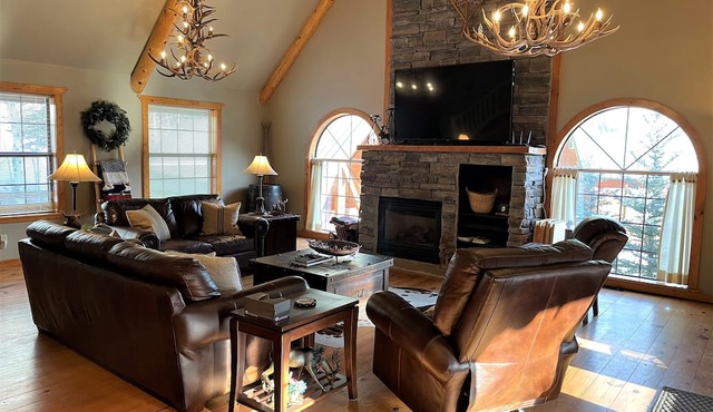 Red River, NM Upper Valley Mountainside Retreat