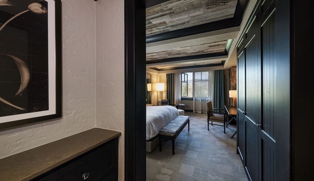Ritz Carlton Bachelor Gulch, Beaver Creek - ski in out!