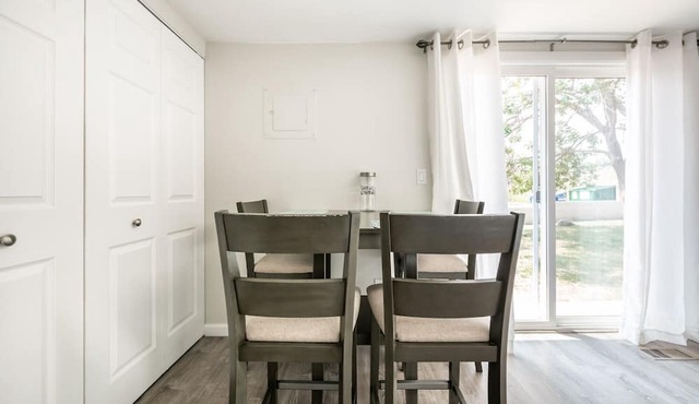 ★Wow! What a Find! Stunning 2BR, 1.5 BA Townhouse★