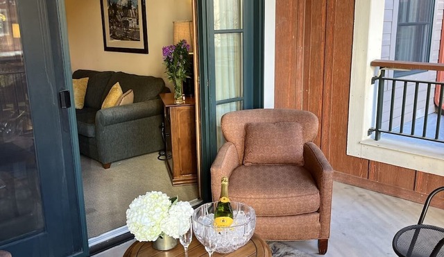 Great Location at base of Mt! Sleeps 4. in Crested Butte
