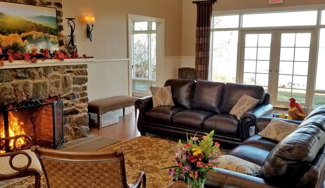Amazing 432-Acre Waterfront Estate ~ Dock ~ Kayaks ~ Beaches ~ Fire Pit