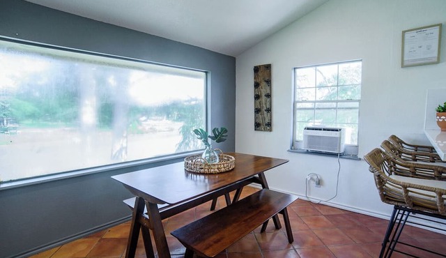 Turtle House-Pool Table-Shuffle Board-5 Bedrooms-Sleeps 12!