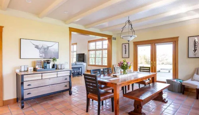 Private secluded home on 40 acres 3 miles from downtown Stillwater with hot tub