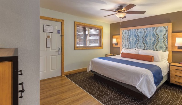 OFFICIAL LISTING | Worldmark Red River 2BR w/Fireplace, balcony and chair lift