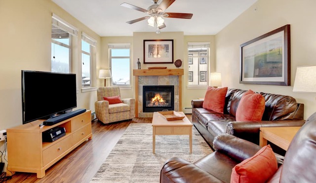 Ski In Out Condo 3425 I Huge Hot Tub I Great Views I Heated Garage I Discounted Attractions
