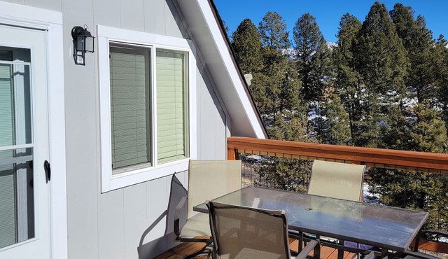 Cripple Creek Cabin with Fantastic Views and Hot Tub