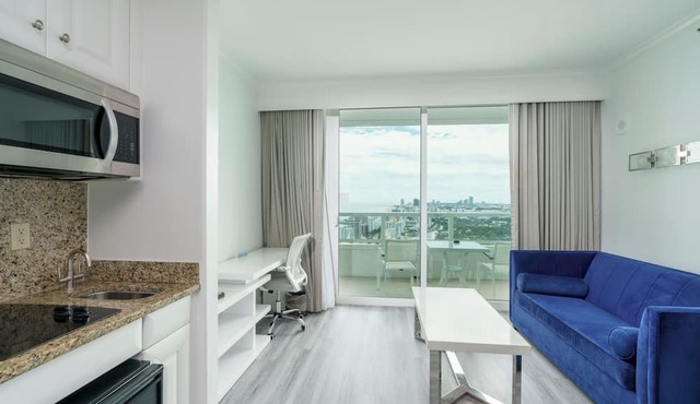 FONTAINEBLEAU HOTEL 4 BEDROOM/6 BATHROOM 36TH FLOOR (4 unit suite)