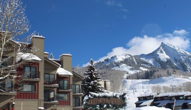 Upgraded, Slopeside Condo, Walk to the Base Area or Transit Center