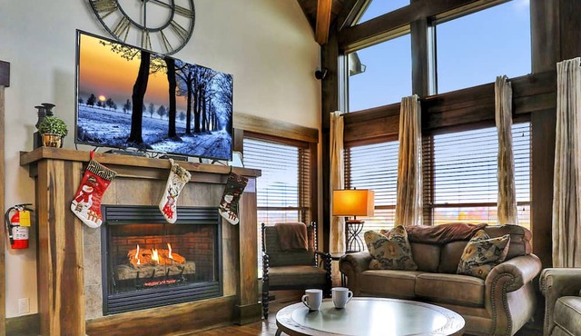 INCREDIBLE Mountain View Cabin! Huge Game Room! Theater! Fire Pit! 2 car garage! in Gatlinburg