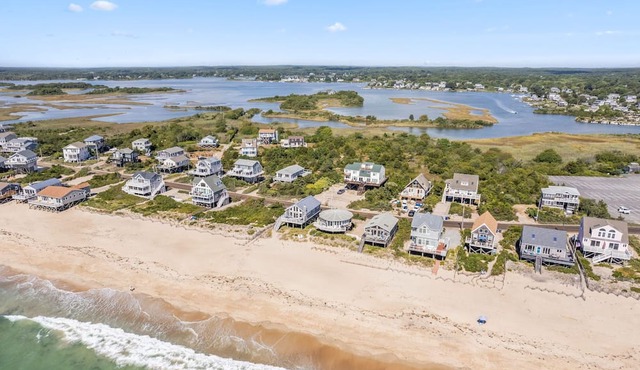 Direct Oceanfront on Charleston Beach! in Charleston