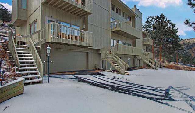 Comfortable home with breathtaking mountain views and high-speed WiFi