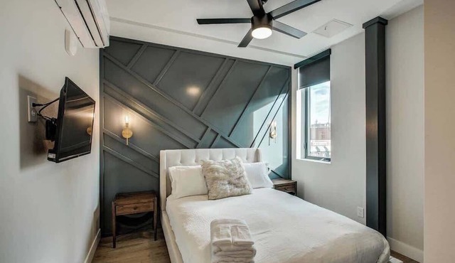 Chic Tennyson St Retreat | Walk to Shops & Cafes