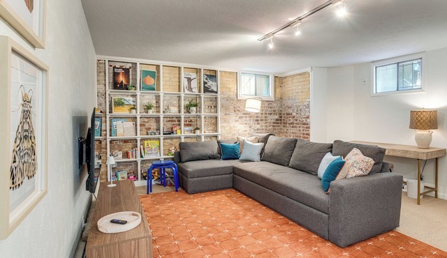 Walkable Apt w/Off-Street Parking in Cheesman!