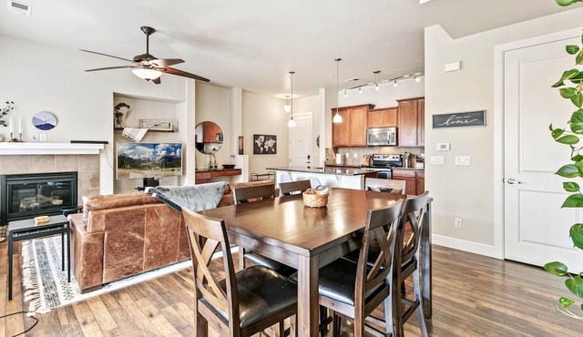 Stylish 2BR/2BA Condo w/Garage for Business & Leisure