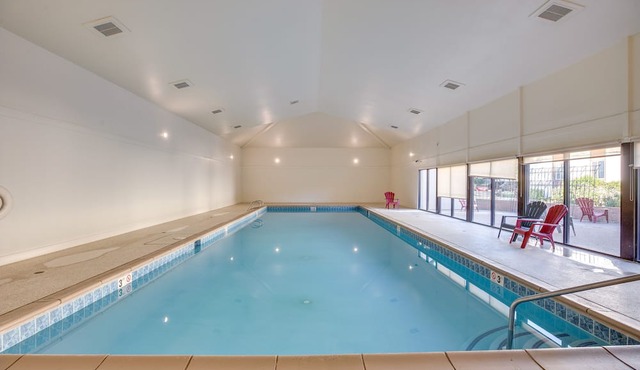 Grand Junction Condo: Balcony, Community Pool!