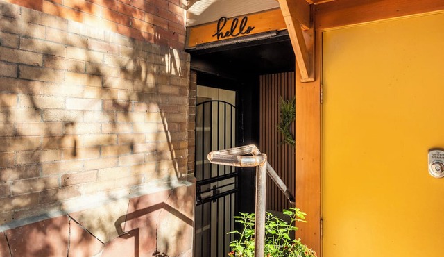 2 Mi to Downtown Denver: Stylish Gem w/Fireplace!