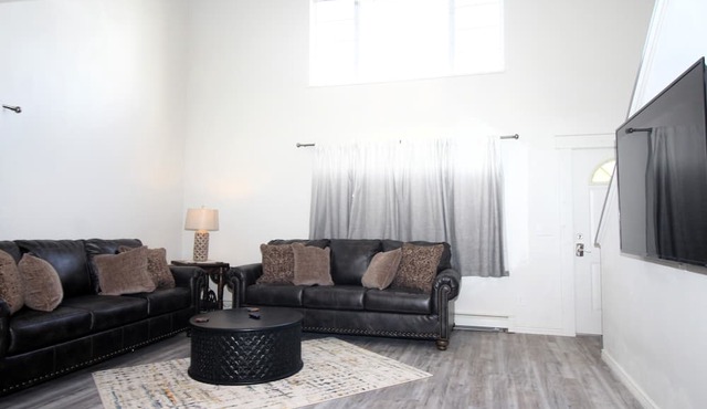 Caddy Shack 2- Charming 3-bedroom totally remodeled with AC and WiFi in Montrose in Montrose
