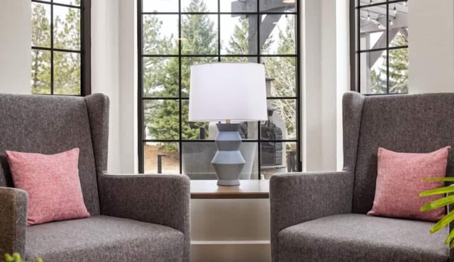 Spacious Extended Stay in Bloomington – Great for Families, Business & Shopping