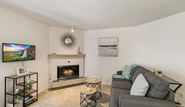 DTC Apartment! Perfect for Your Extended Stay!
