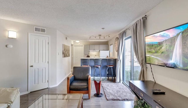 Coveted DTC Apartment! Free Parking & Fast WiFi!