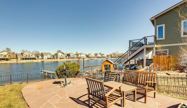7 Mi to Dtwn Denver: Lakefront Gem w/Dock!