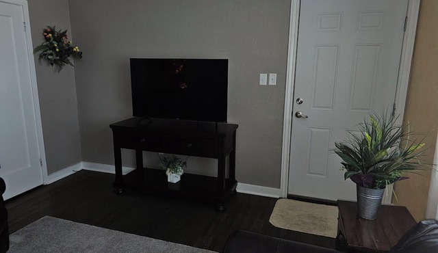 Charming 2-bedroom apartment with AC, WIFI, Security Cameras at entrances.