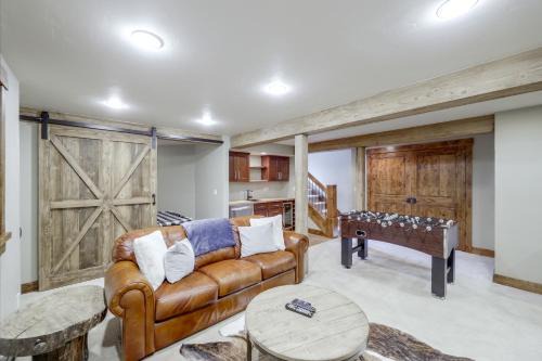 Townhome ~ 4 Mi to Beaver Creek & 8 Mi to Vail!
