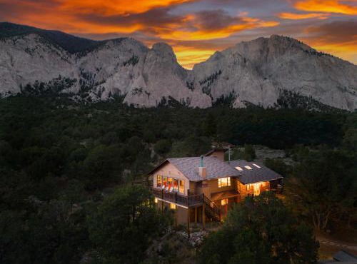 Mtn Retreat Close to Mt Princeton Hot Springs