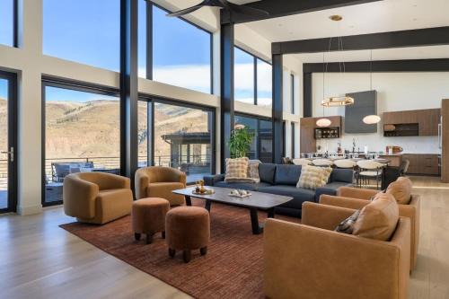 Whiskey Hill Luxury Retreat Hot tub Mountain Views