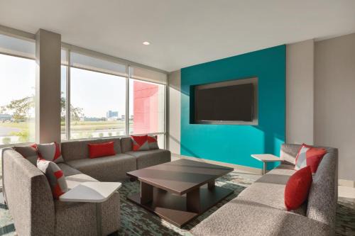 Avid Hotels - Denver Airport Area by IHG